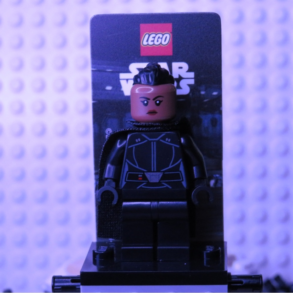 LEGO REVA (THIRD SISTER) FIGURE